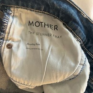 Mother Jeans. Cropped, frayed bottoms, boyfriend Jean fit, soft, minimal stretch